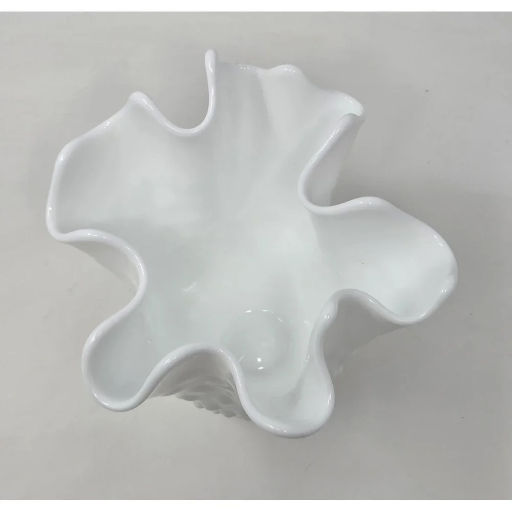 Unmarked white hobnail